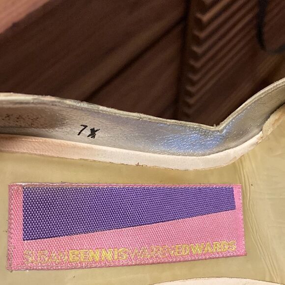 Susan Bennis Warren Edwards Handmade D’Orsay Pumps in Beige Embossed Leather. - Picture 6 of 8